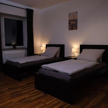 Schoene 4-Bettzimmer Wohnung In Celle Exterior foto
